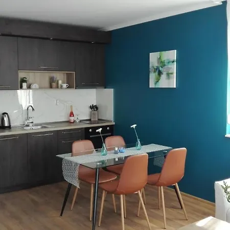 Azur Deluxe Chernomorets